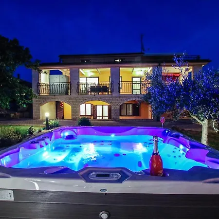 Apartment Tina With Jacuzzi *