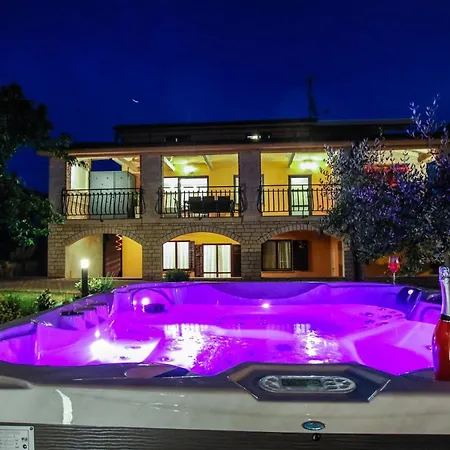 Apartment Tina With Jacuzzi *