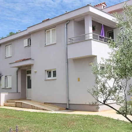 Tina With Jacuzzi Apartment *