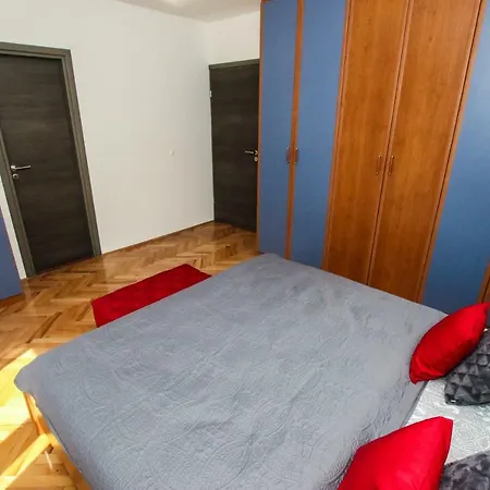 Apartment Tina With Jacuzzi Porec