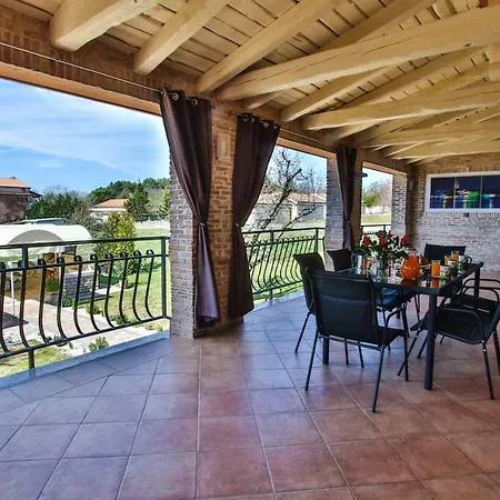 Апартаменты Tina With Jacuzzi