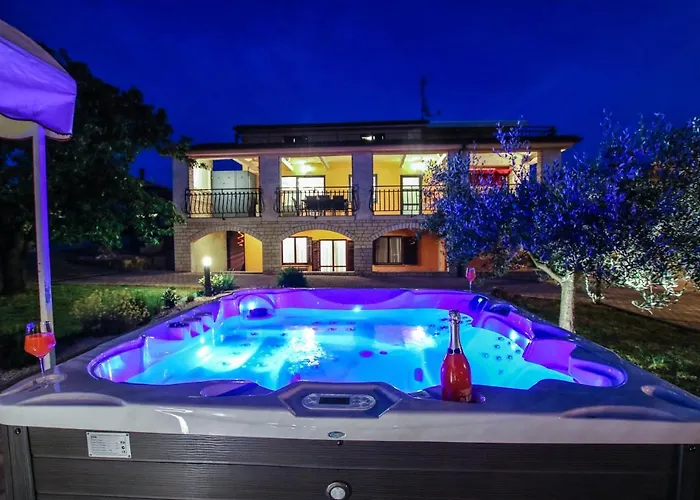 Appartement Tina With Jacuzzi *