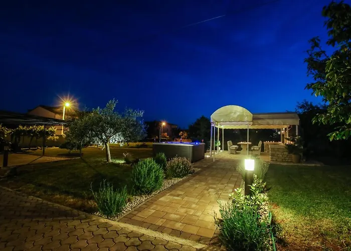Apartament Tina With Jacuzzi