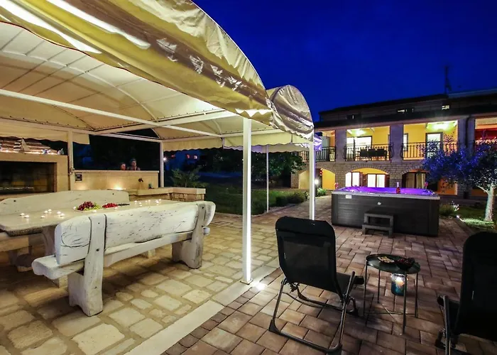 Apartament Tina With Jacuzzi *