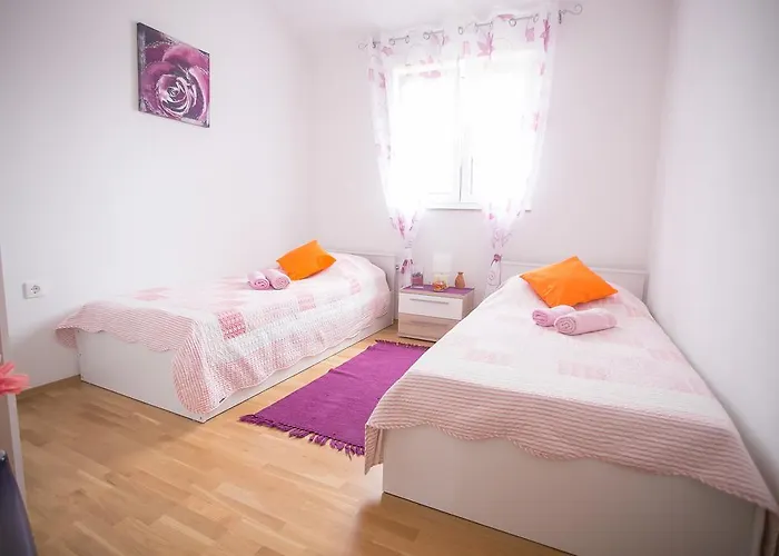 Appartement Tina With Jacuzzi *