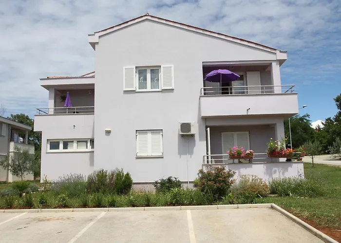 Tina With Jacuzzi Appartement *